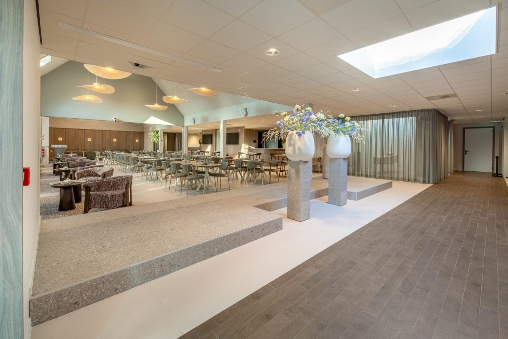 Uitvaartcentrum Draagt Elkanders Lasten (DEL) Urk